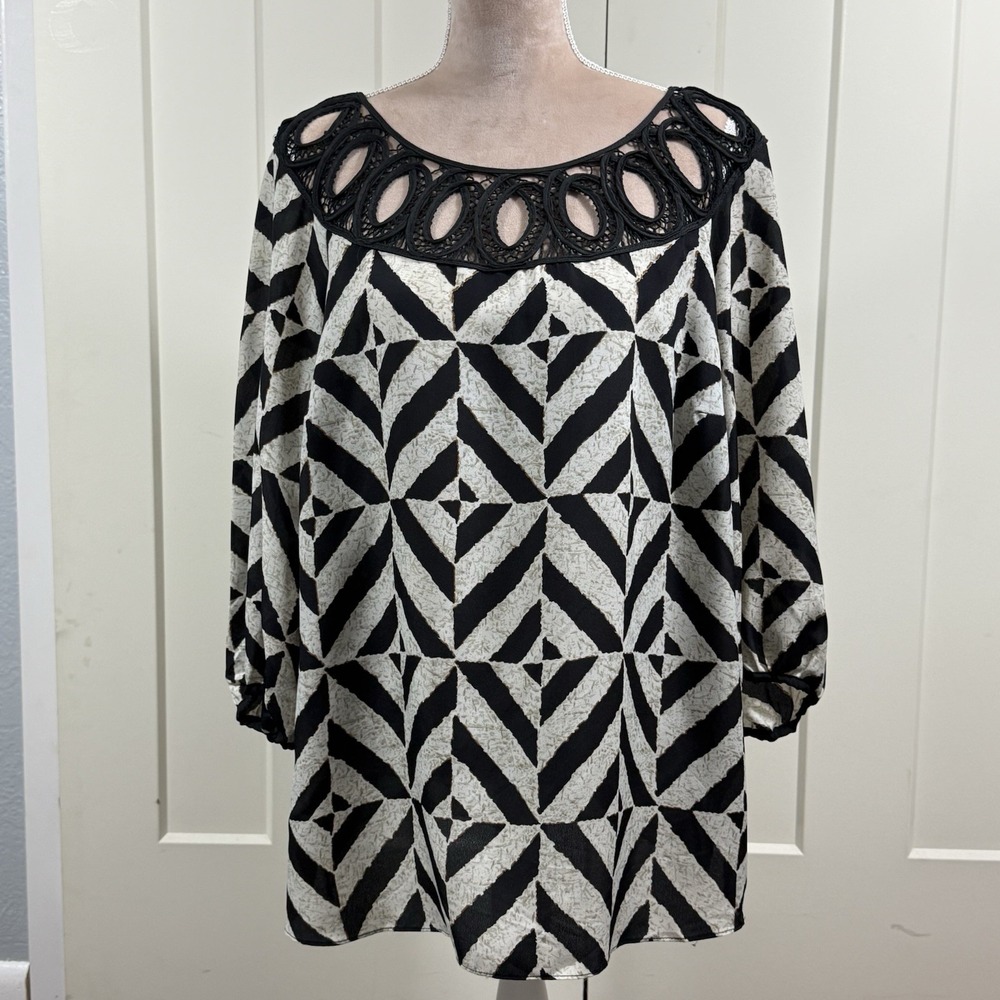 eloquii by The Limited Women's 14W Blouse 3/4 Sleeve Black Eyelet Lace‎ Neckline